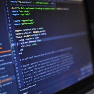 code informatique pour un développement logiciel